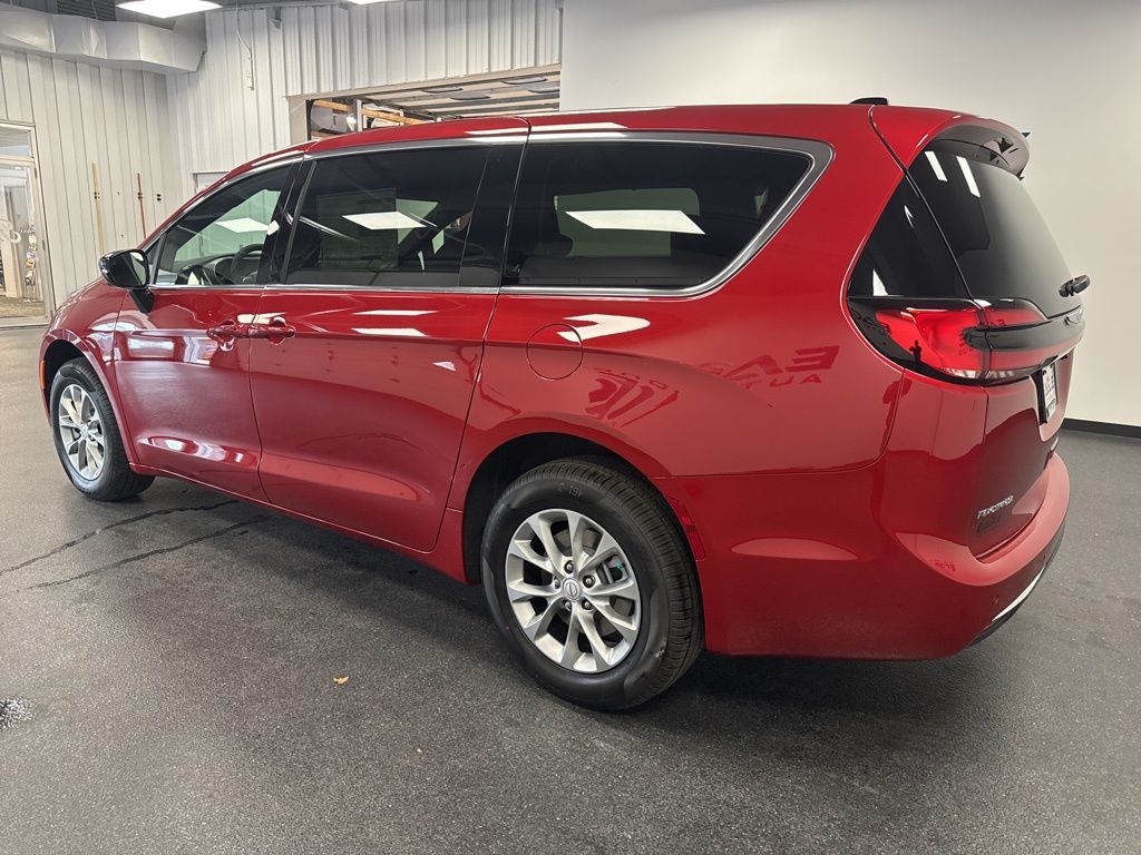 2026 Chrysler Pacifica Select - Photo 7