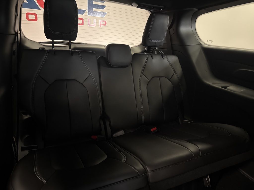 2026 Chrysler Pacifica Select - Photo 35