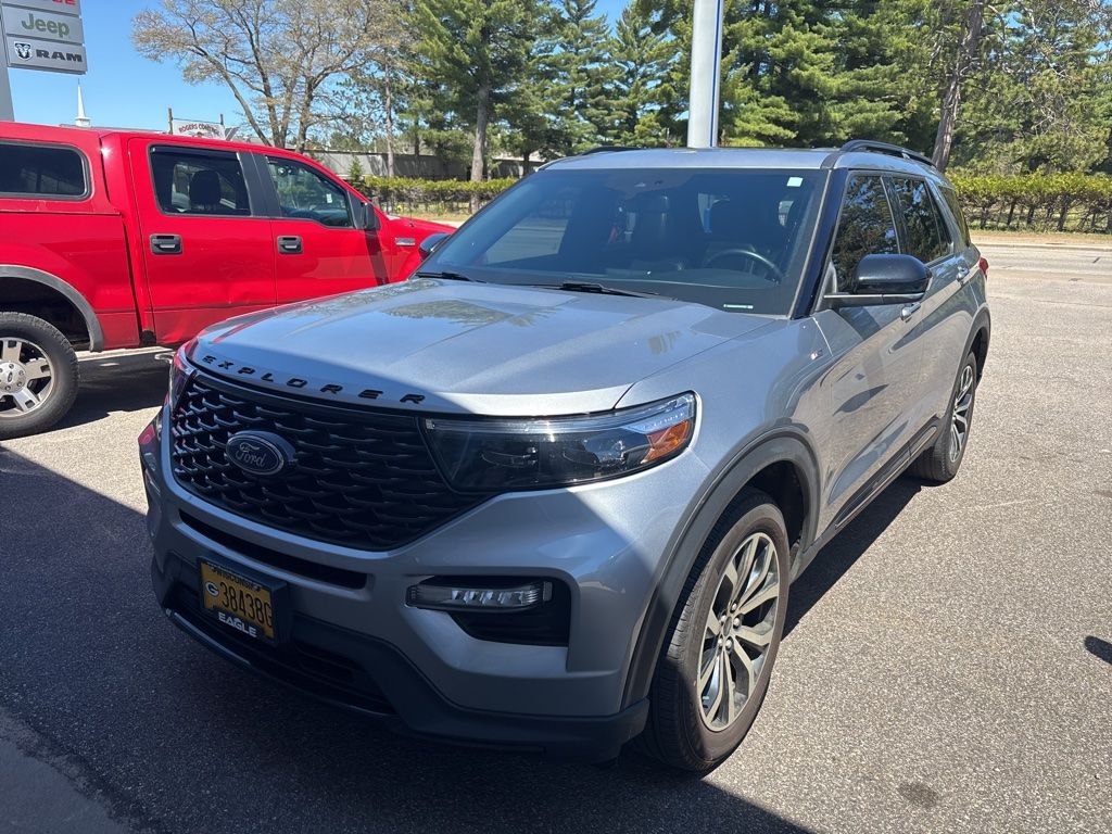 2023 Ford Explorer ST-LINE 4WD's photo