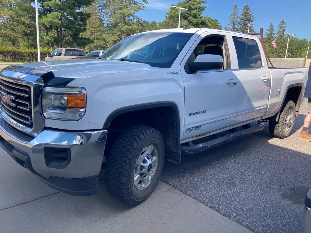 2015 GMC Sierra 4WD Crew Cab Standard Box SLE's photo