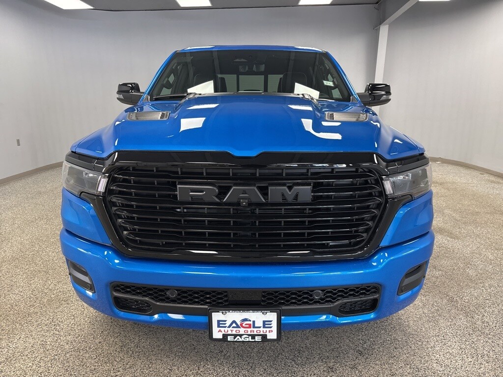 2025 Ram 1500 Laramie photo 3