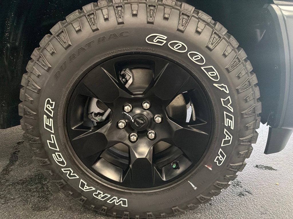 2026 RAM 1500 Warlock - Photo 11