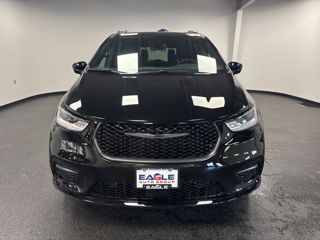 New 2026 Chrysler Pacifica Select Passenger Van