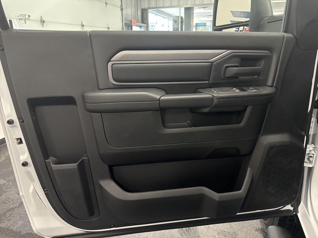 2026 RAM 3500 Tradesman - Photo 16