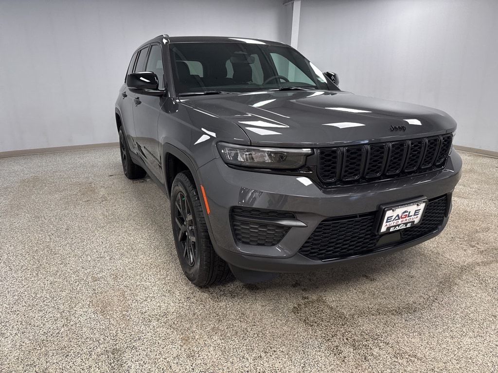 Used 2024 Jeep Grand Cherokee Altitude with VIN 1C4RJHAG5RC233737 for sale in Eagle River, WI