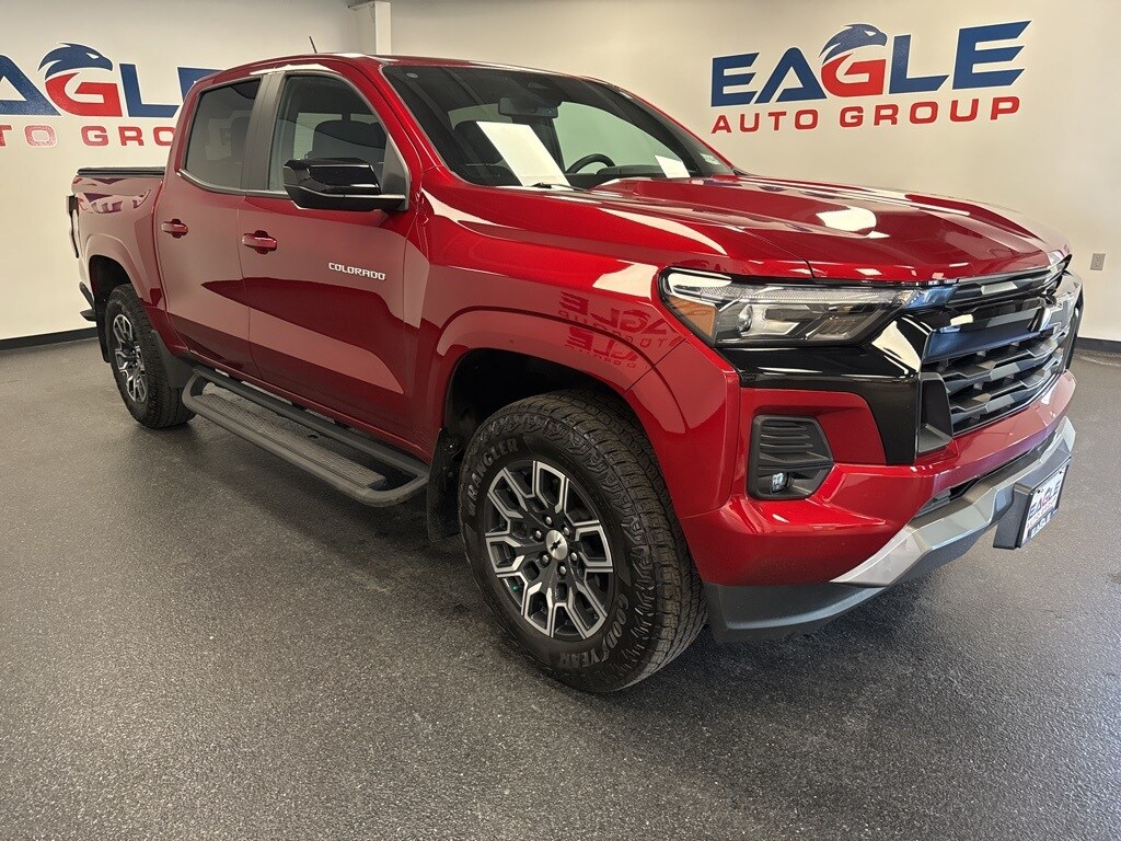 2023 Chevrolet Colorado Z71 photo 2