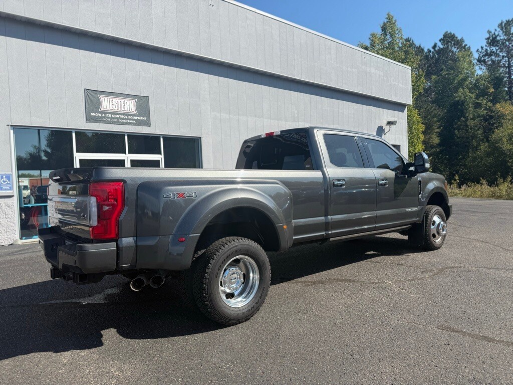 2017 Ford F-350 photo 2