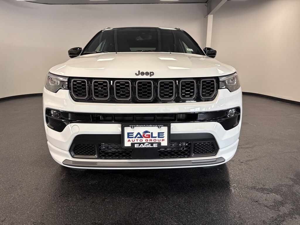 2025 Jeep Compass Limited photo 3