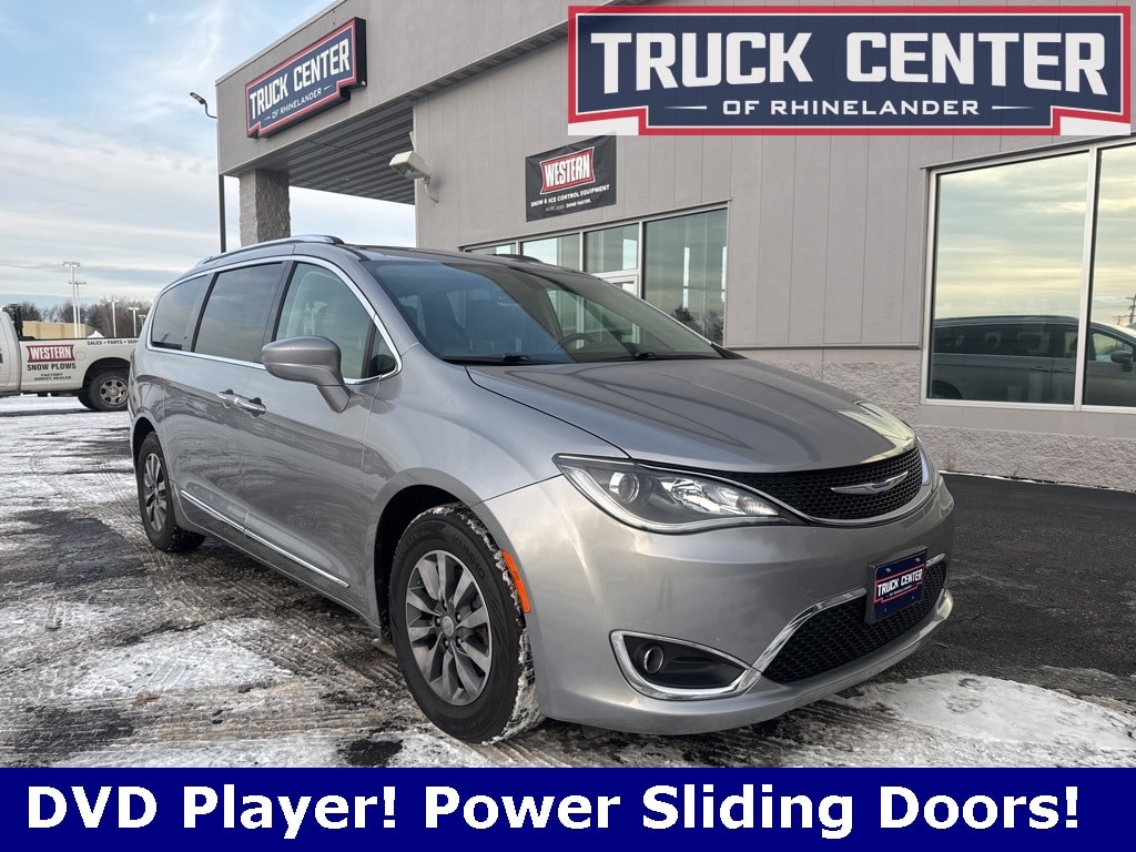 2019 Chrysler Pacifica Touring L Plus's photo