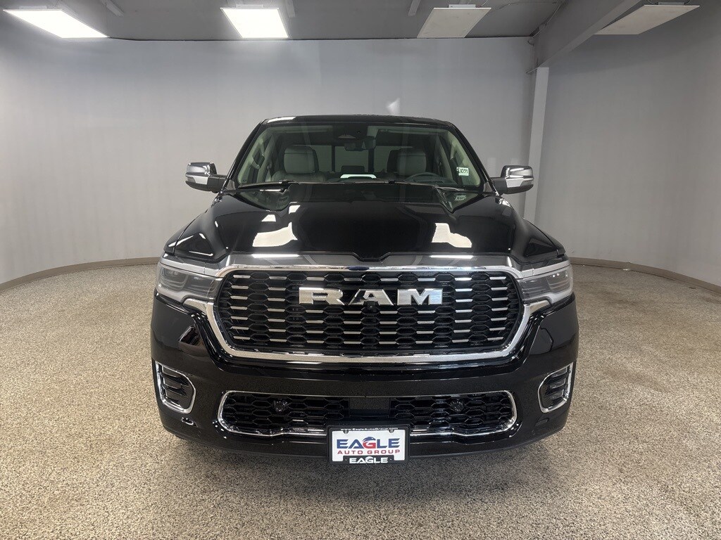 2025 Ram 1500 photo 3