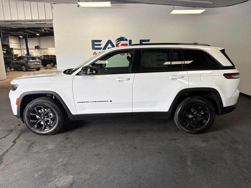 New 2026 Jeep Grand Cherokee Altitude Sport Utility