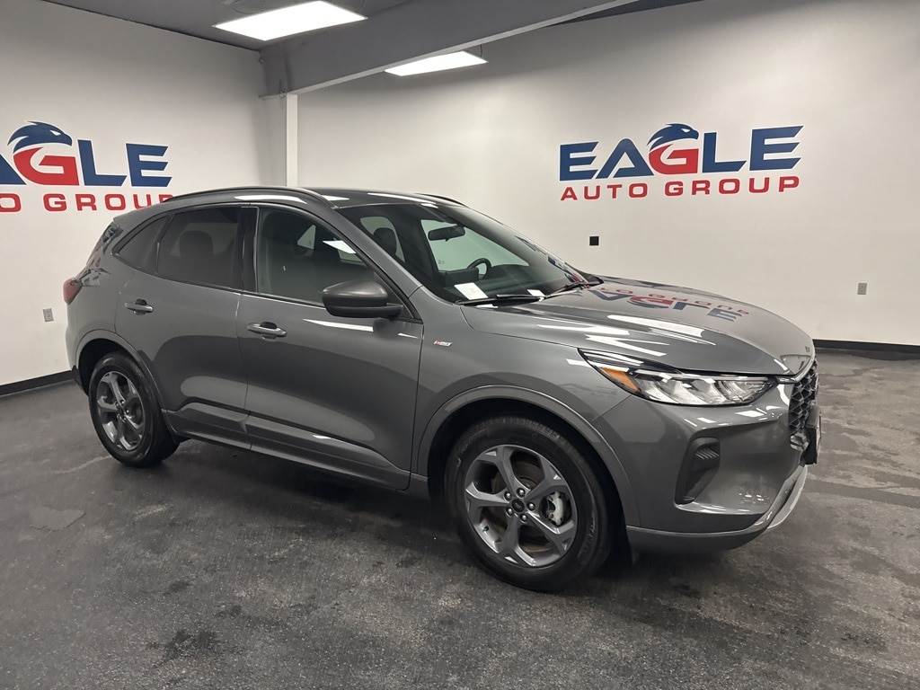 2023 Ford Escape ST-Line's photo