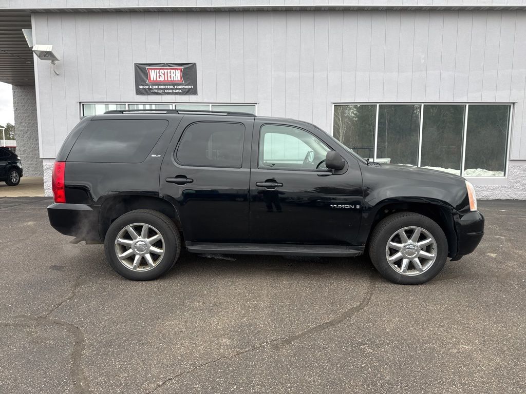Used 2008 GMC Yukon  with VIN 1GKFK13008J152652 for sale in Eagle River, WI