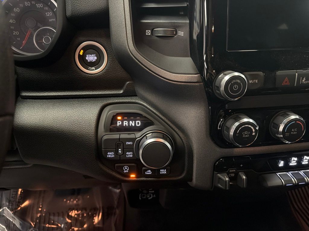 2026 RAM 1500 Warlock - Photo 24