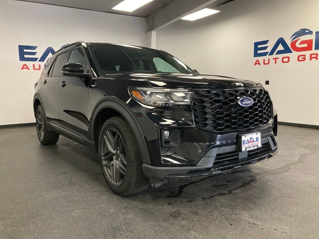 Used 2025 Ford Explorer ST-Line SUV