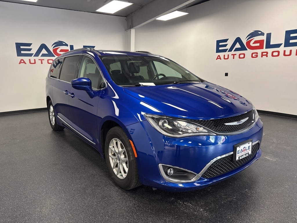 Used 2020 Chrysler Pacifica Touring L with VIN 2C4RC1BG1LR275756 for sale in Eagle River, WI