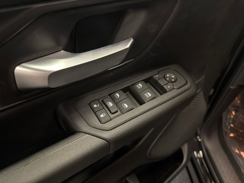 2026 RAM 1500 Warlock - Photo 16