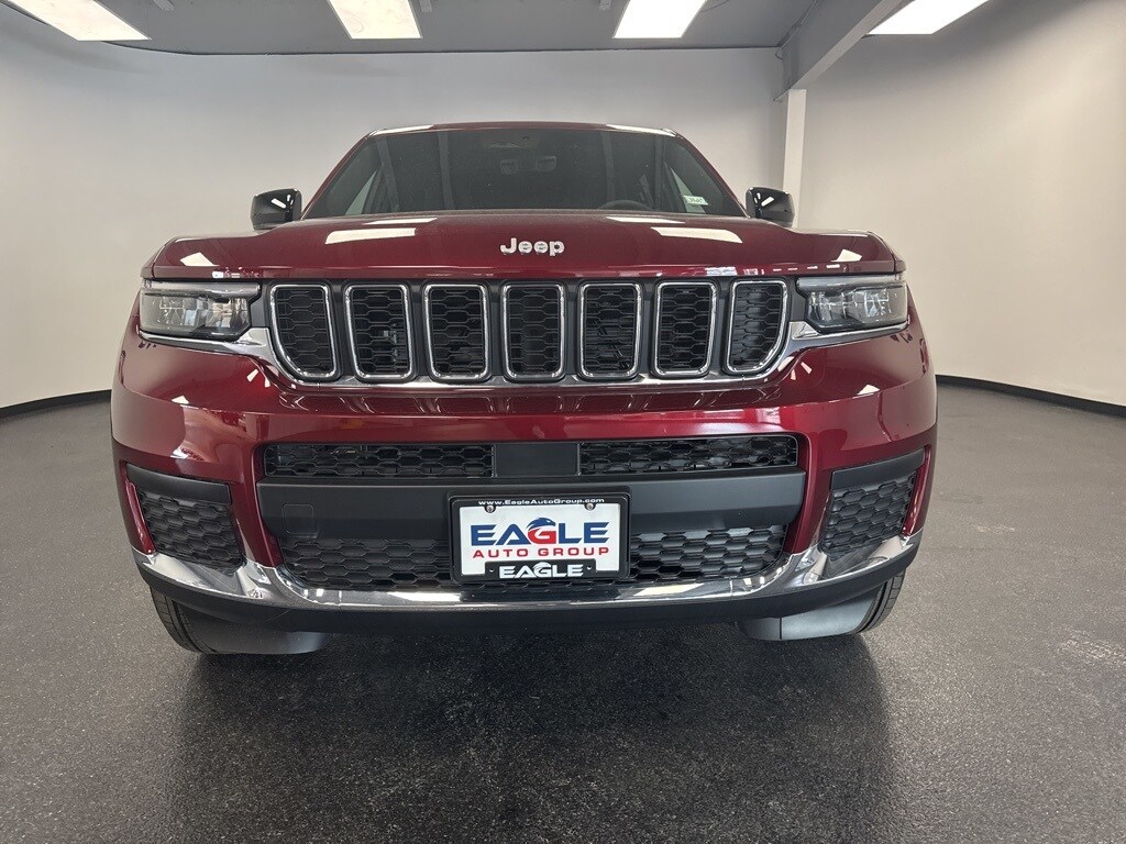 2025 Jeep Grand Cherokee Laredo X photo 2