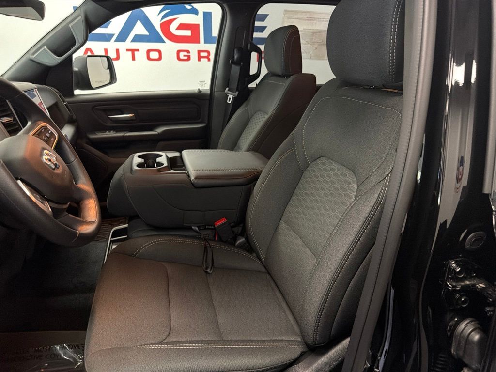 2026 RAM 1500 Warlock - Photo 17