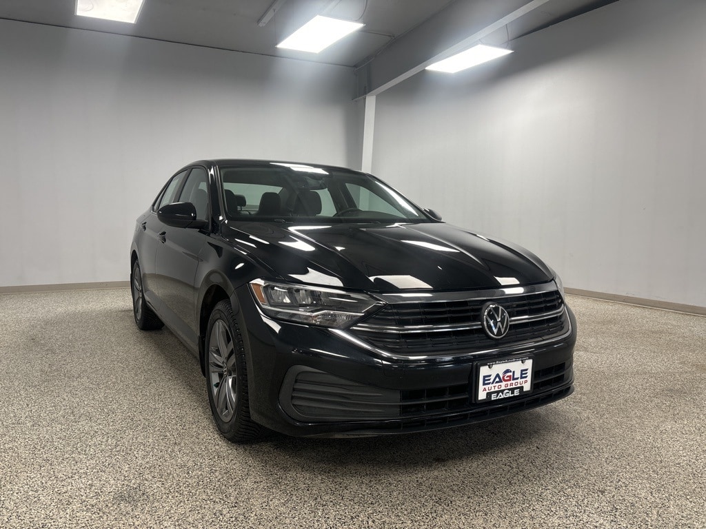 Used 2023 Volkswagen Jetta SE with VIN 3VWEM7BU1PM015873 for sale in Eagle River, WI