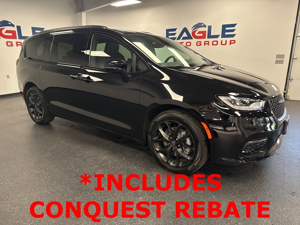 2026 Chrysler Pacifica Select's photo