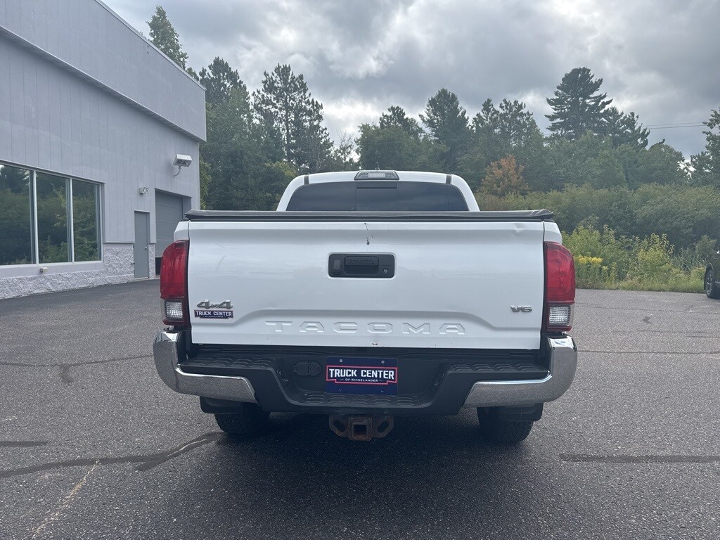 2018 Toyota Tacoma V6 photo 3