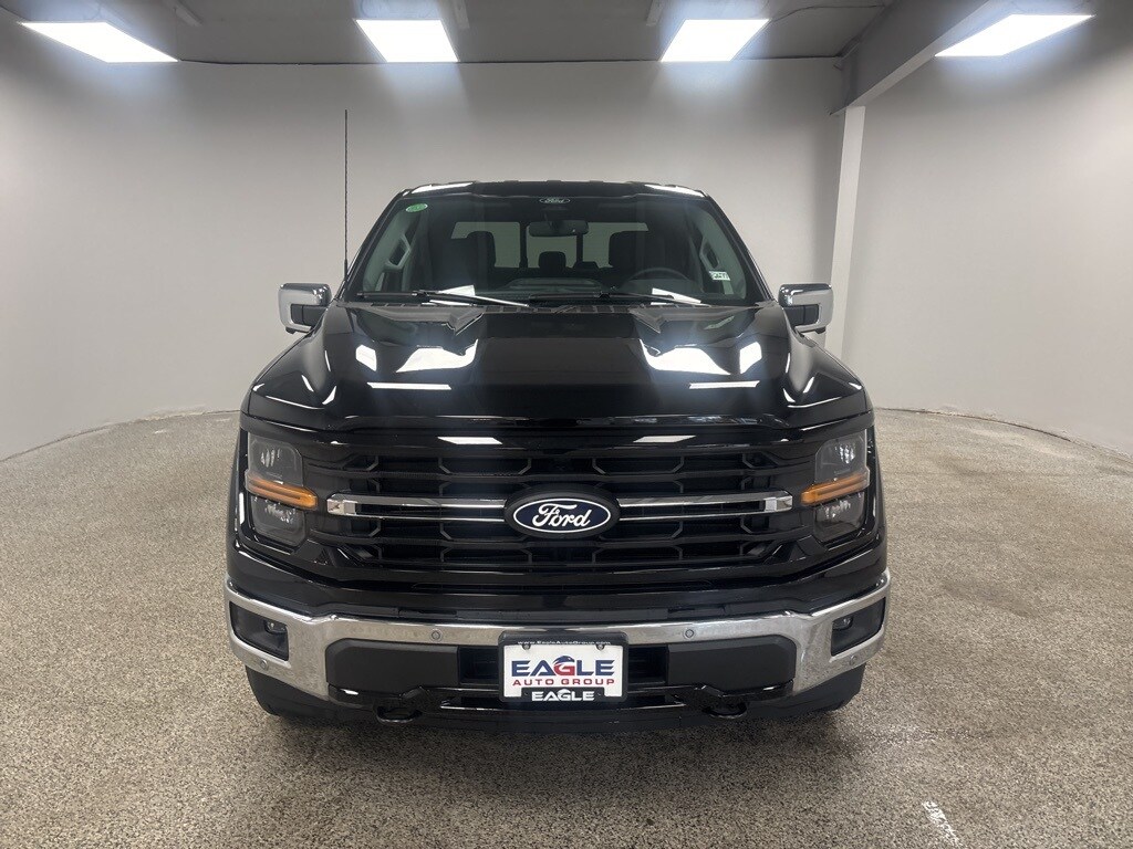 2025 Ford F-150 XLT photo 3