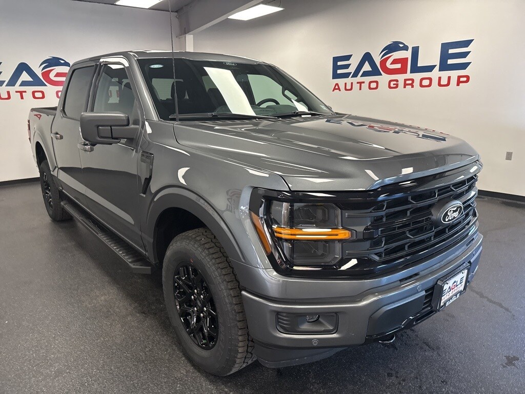 2025 Ford F-150 XLT photo 2