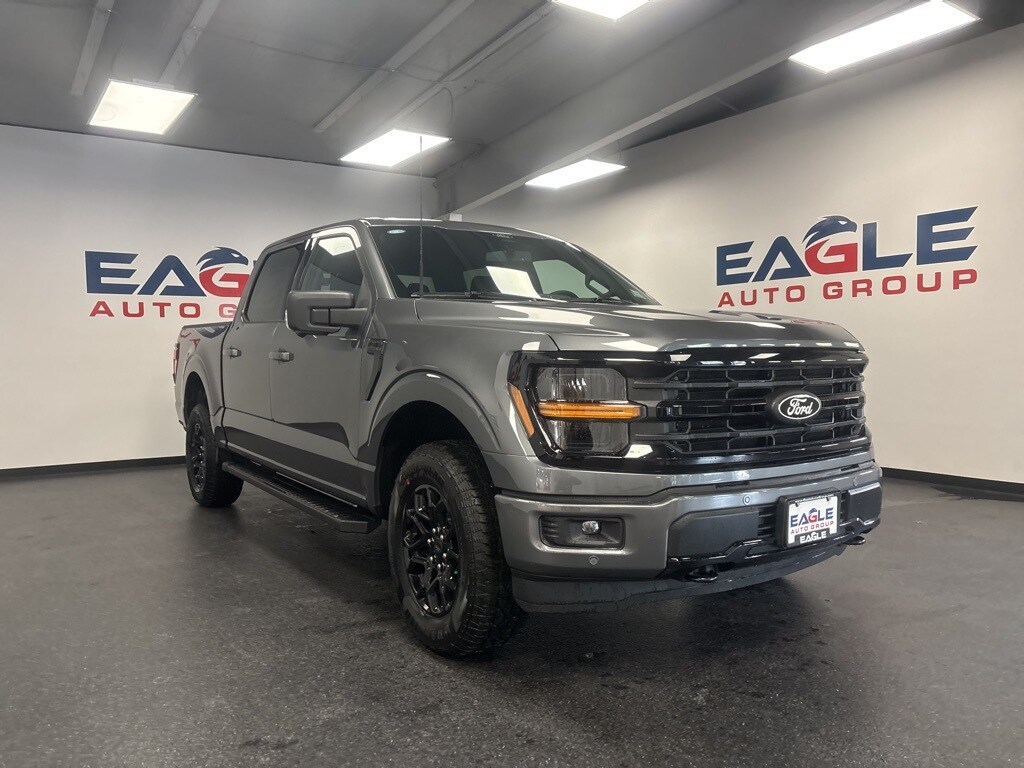 2025 Ford F-150 XLT photo 2