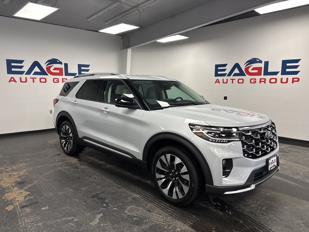 2026 Ford Explorer Platinum's photo