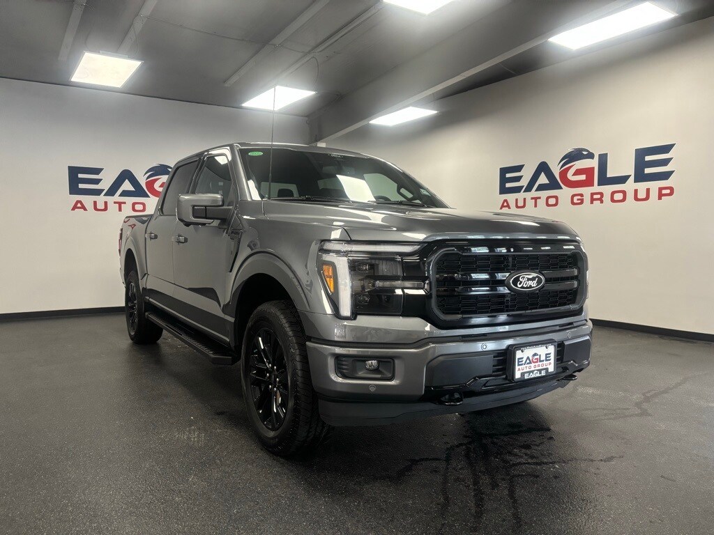 2025 Ford F-150 Lariat photo 2