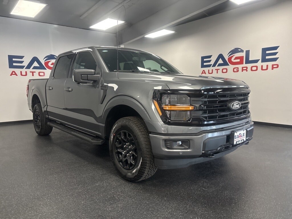 2025 Ford F-150 XLT photo 2
