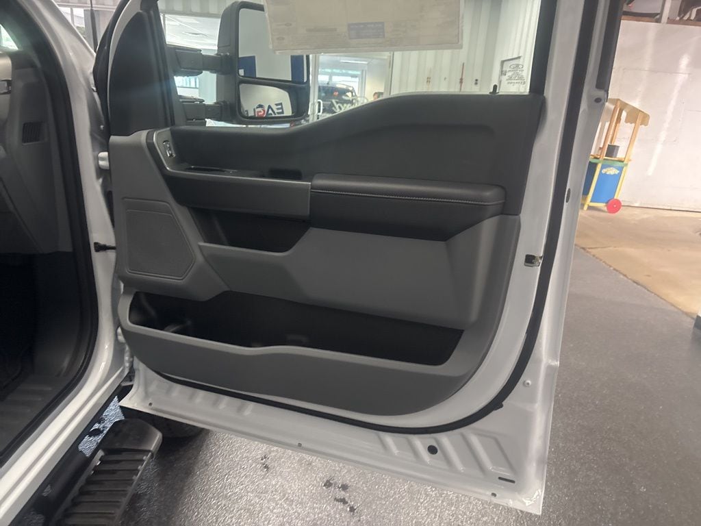 2026 Ford F-350 Super Duty XL - Photo 37