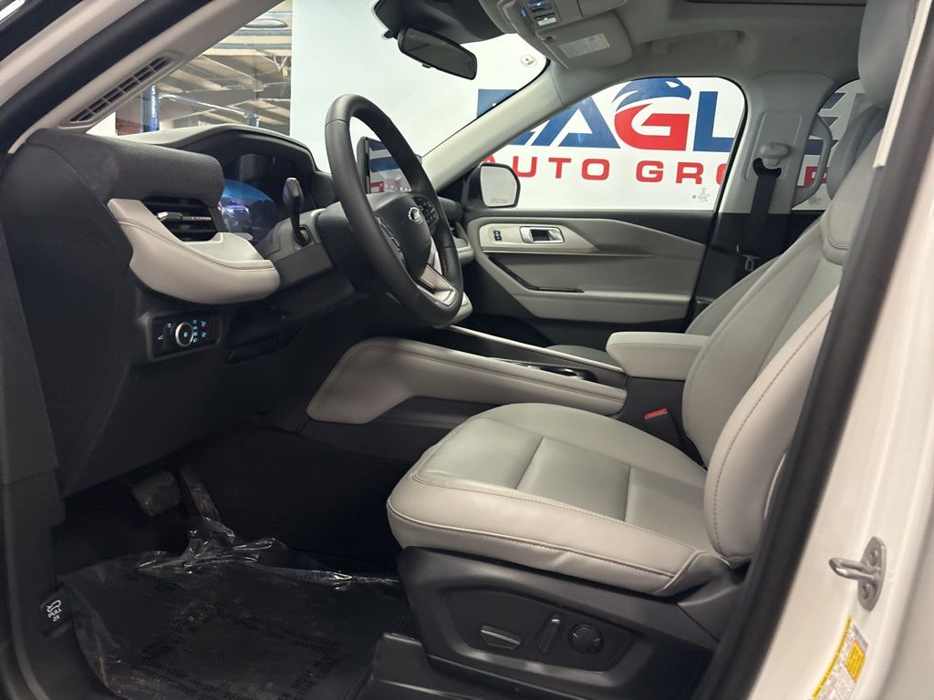 2026 Ford Explorer Active - Photo 17