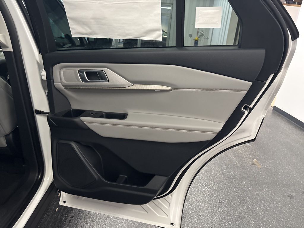 2026 Ford Explorer Active - Photo 27