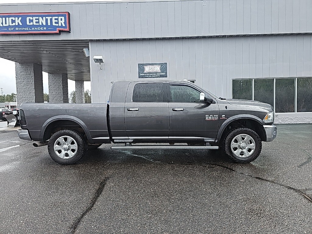 2016 Ram 3500 Laramie photo 2