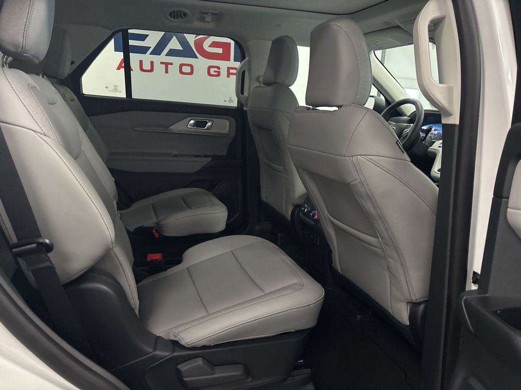 2026 Ford Explorer Active - Photo 28