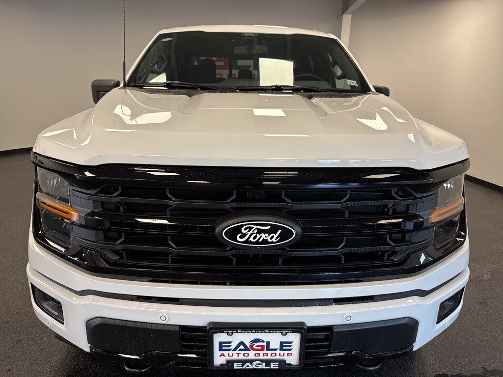 2025 Ford F-150 XLT photo 2