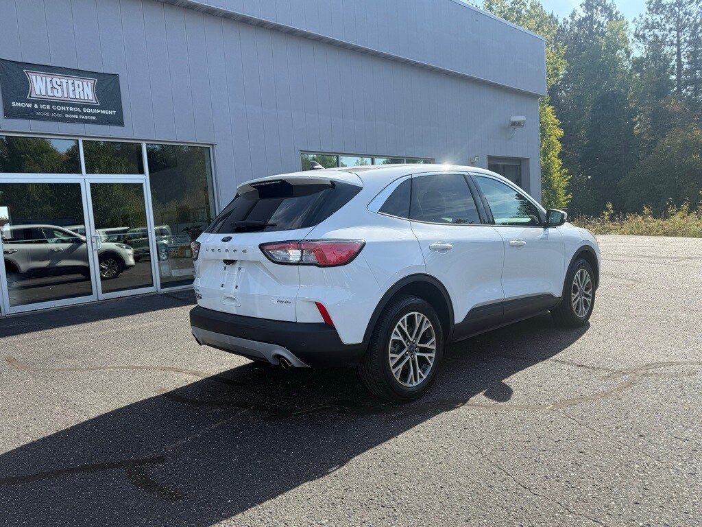 2022 Ford Escape SEL photo 3