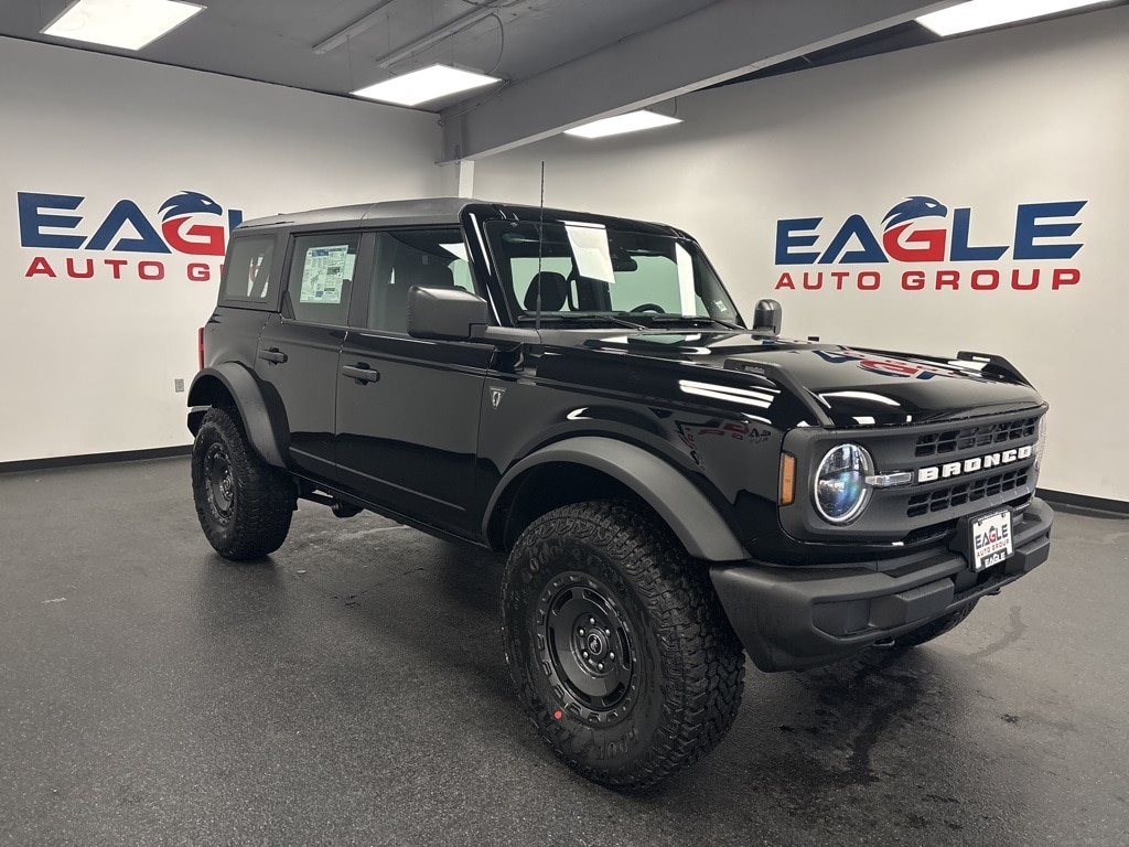 2025 Ford Bronco 4-Door Base's photo