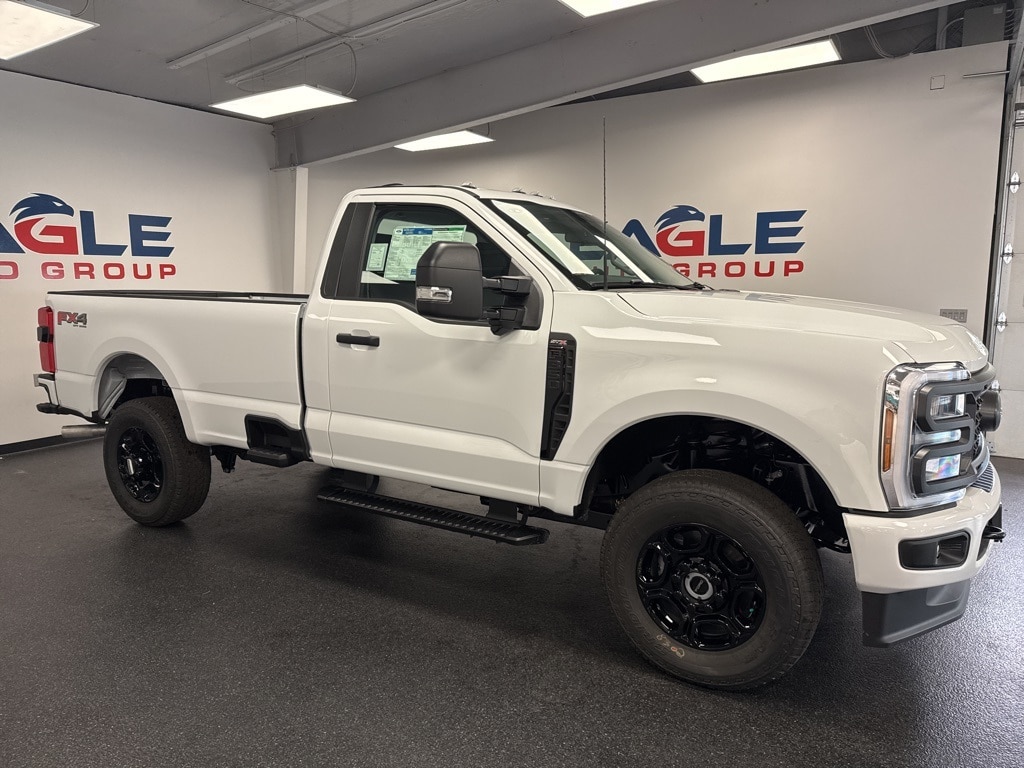 2025 Ford F-350 Super Duty XL's photo