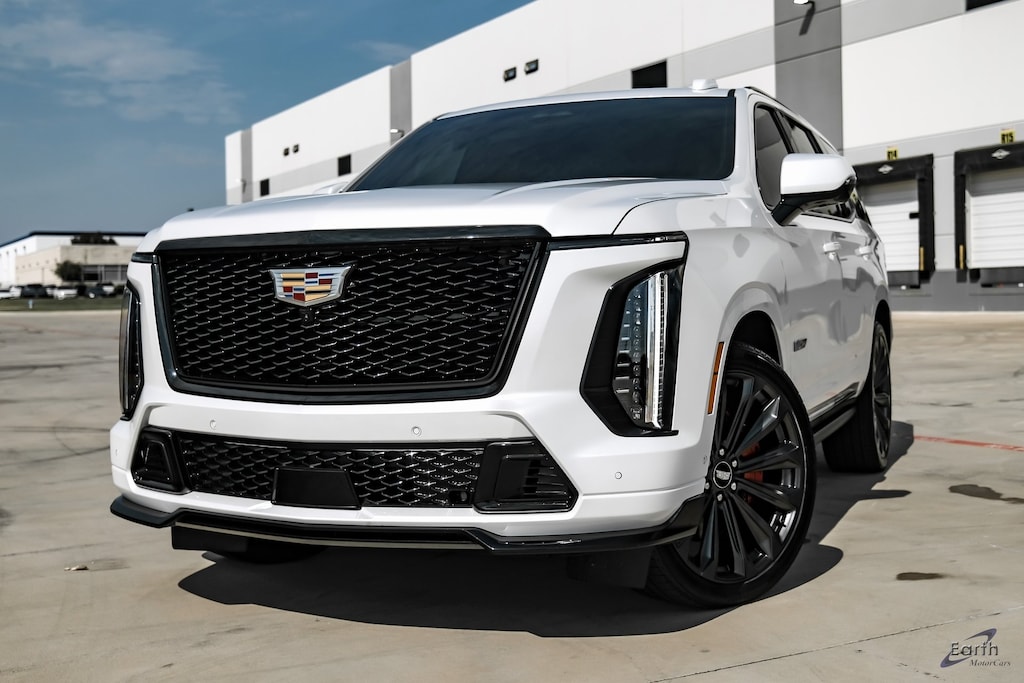 Used 2025 Cadillac Escalade V-Series 682HP Super Cruise Night Vision 55 Curved 4D Sport Utility