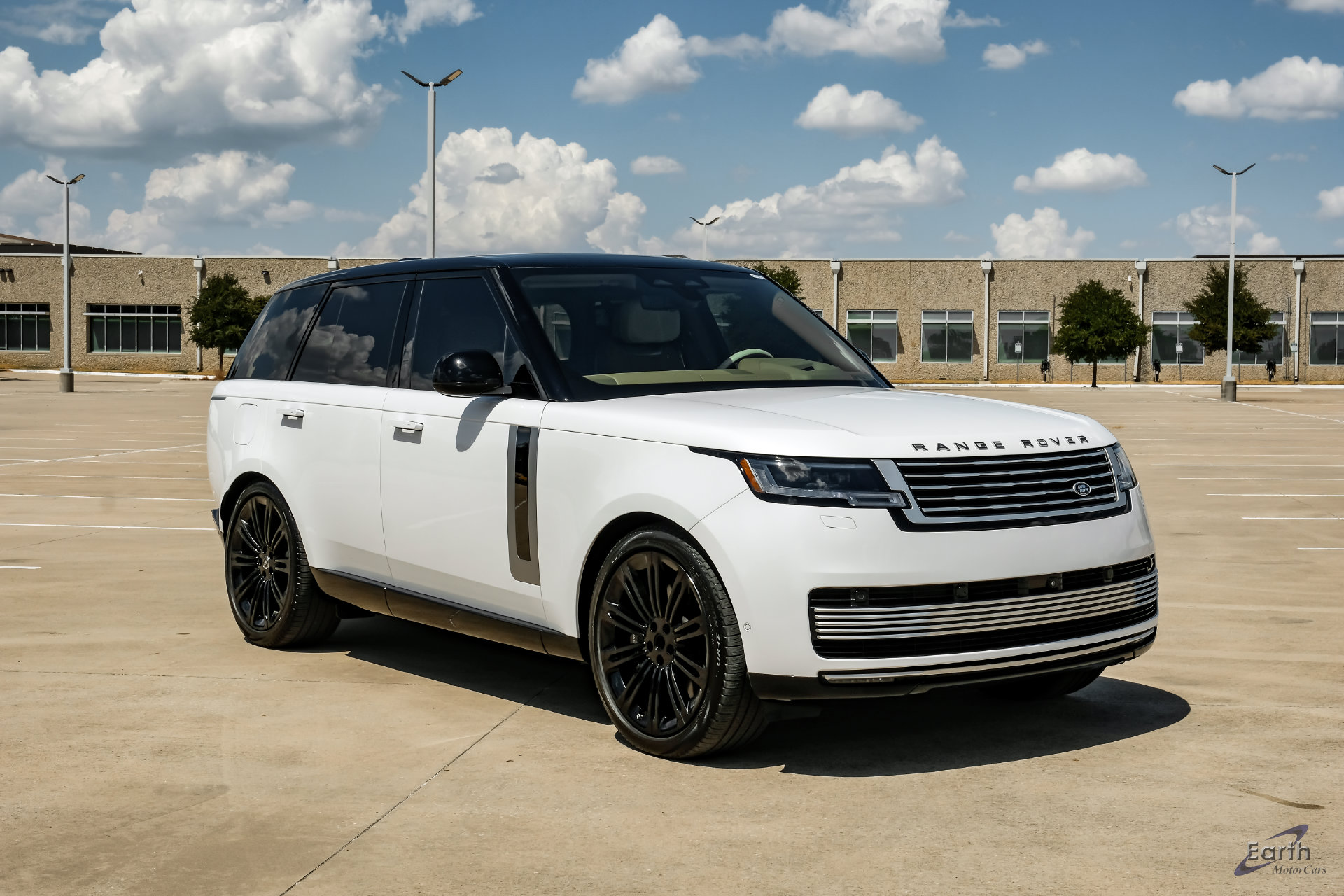 2024 Land Rover Range Rover SV - Photo 18