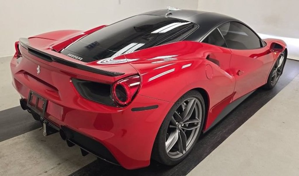 Used 2017 Ferrari 488 GTB Carbon Fiber Driver Zone + LED Carbon Splitter Doo 2D Coupe