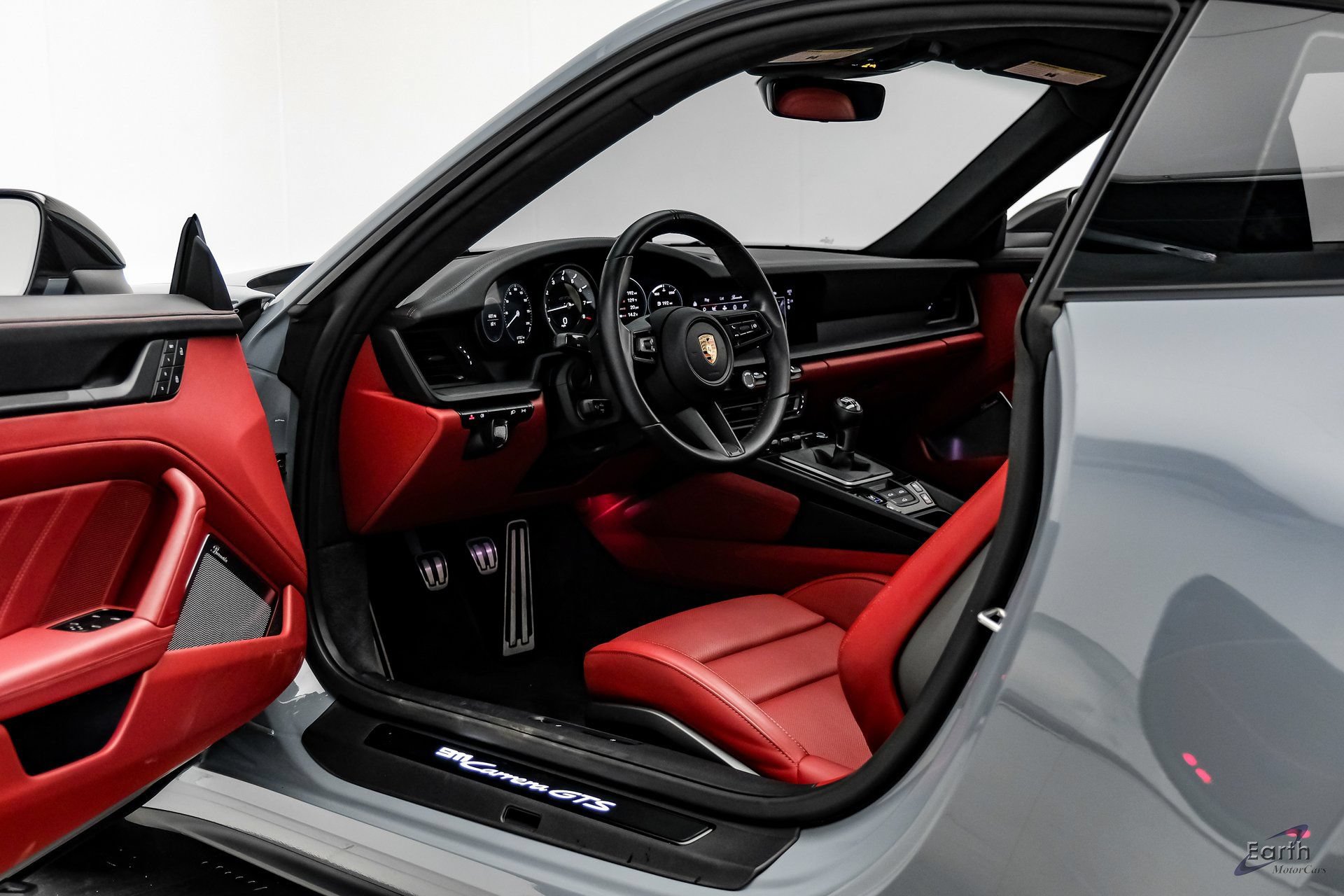 2024 Porsche 911 GTS - Photo 34