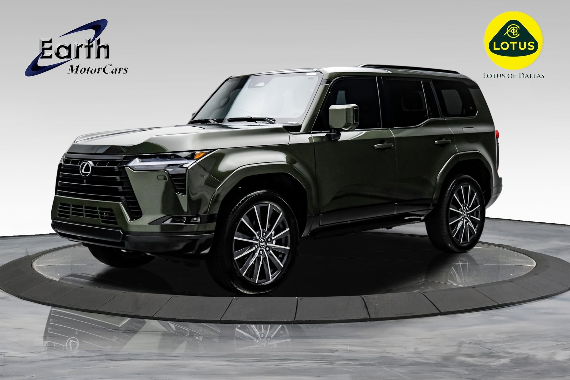 2025 Lexus GX Luxury's photo