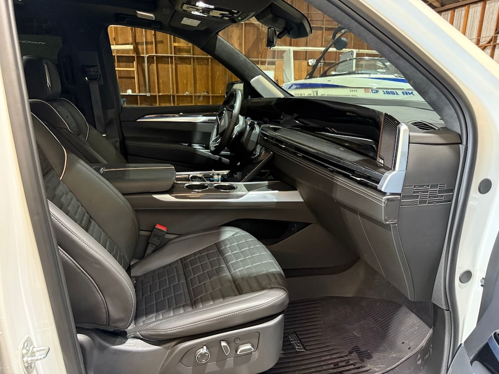 Used 2025 Cadillac Escalade V-Series 682HP Super Cruise Night Vision 55 Curved 4D Sport Utility