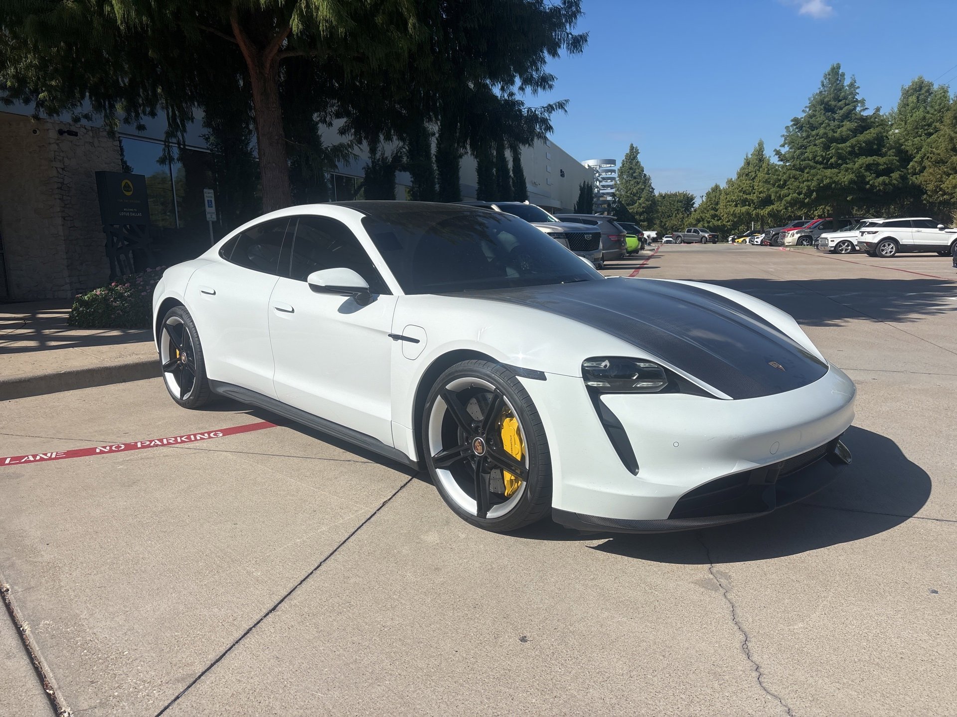 2020 Porsche Taycan Turbo S photo 3