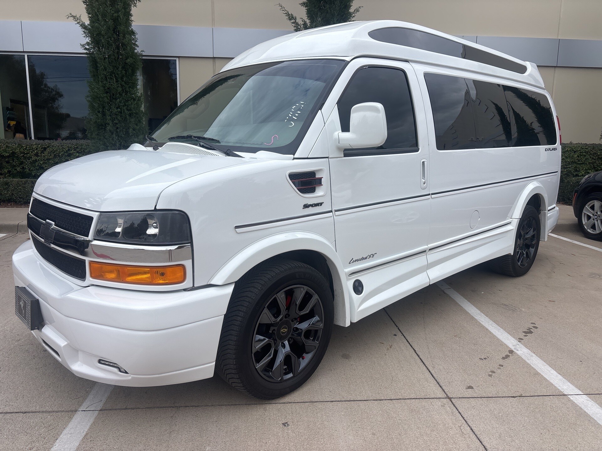 2023 Chevrolet Express 2500 Passenger Van photo 2