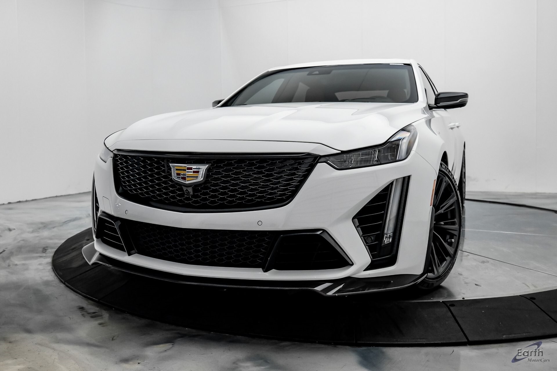 2022 Cadillac CT5 V Blackwing photo 2